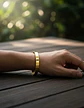 Pulsera Brazalete Aro Color Oro Ajustable Acero 8 Mm Hombre - Miniatura 7