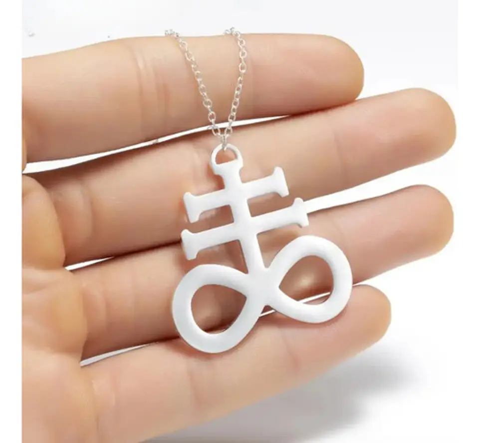 Collar Dije En Acero Inoxidable Cadena Color Plata Lucifer 14
