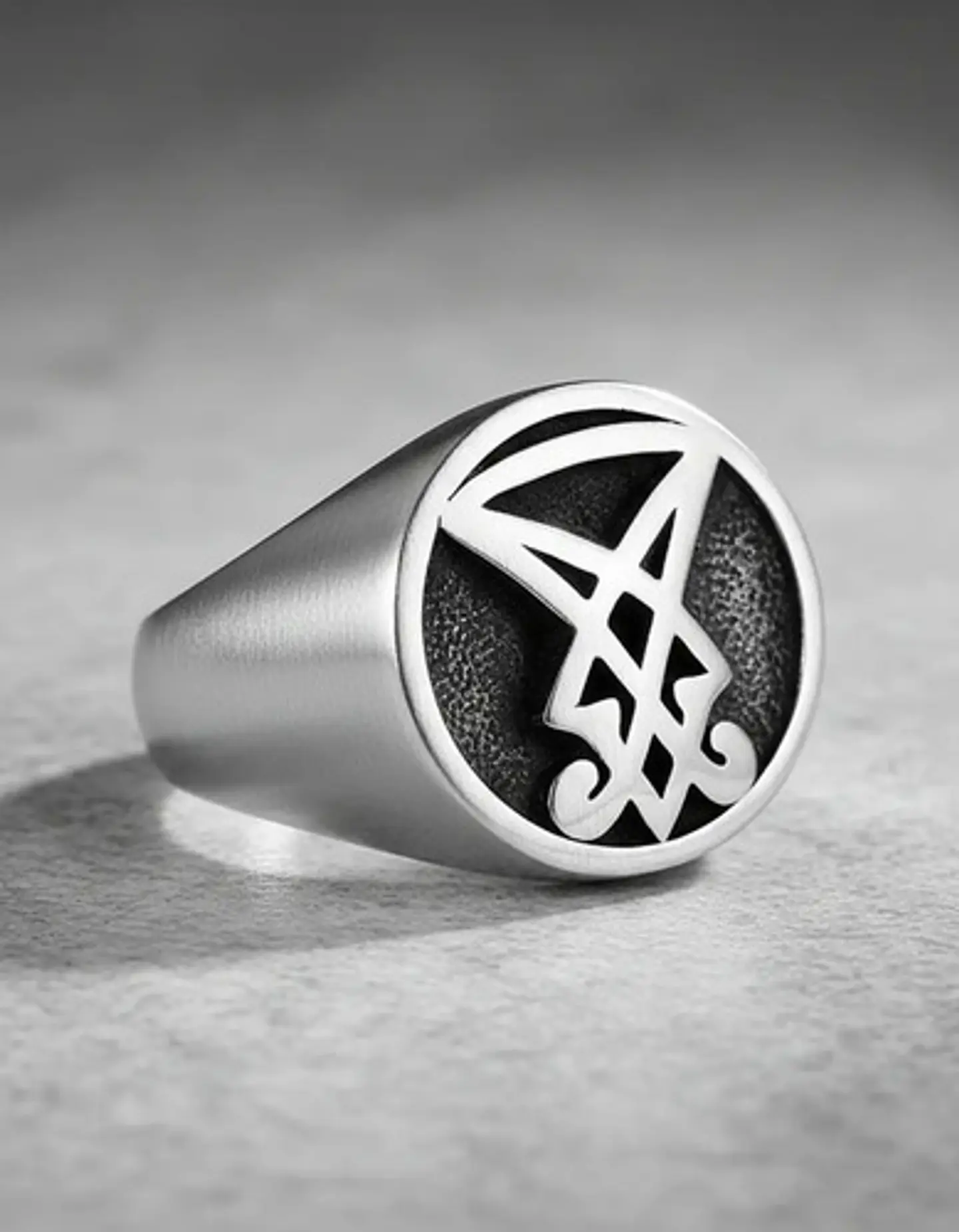 Anillo Color Plata Sello Sigil Acero Inoxidable Para Hombre 2
