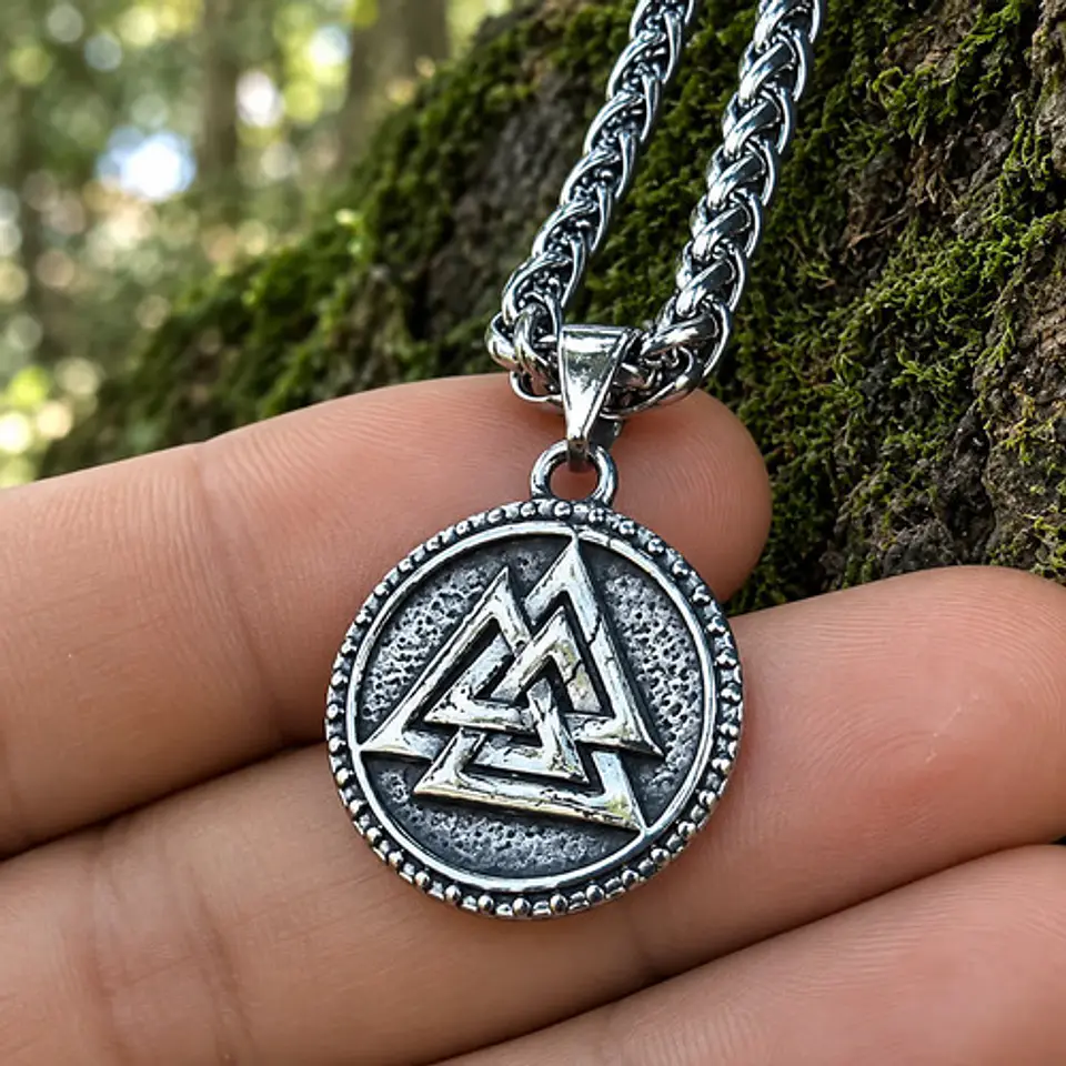 Collar Vikingo En Acero Hombre Y Mujer Dije Pequeño Valknut 3