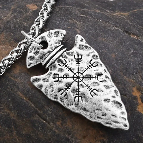 Collar Color Plata Flecha Punta Lanza Vegvisir Acero Hombre
