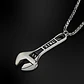 Collar Color Plata Dije Llave Inglesa Cadena De Acero Hombre - Miniatura 4