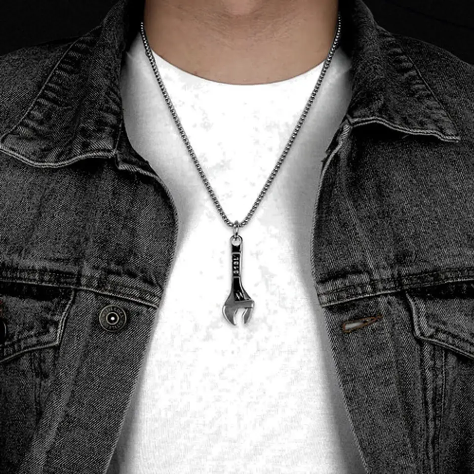 Collar Color Plata Dije Llave Inglesa Cadena De Acero Hombre 7