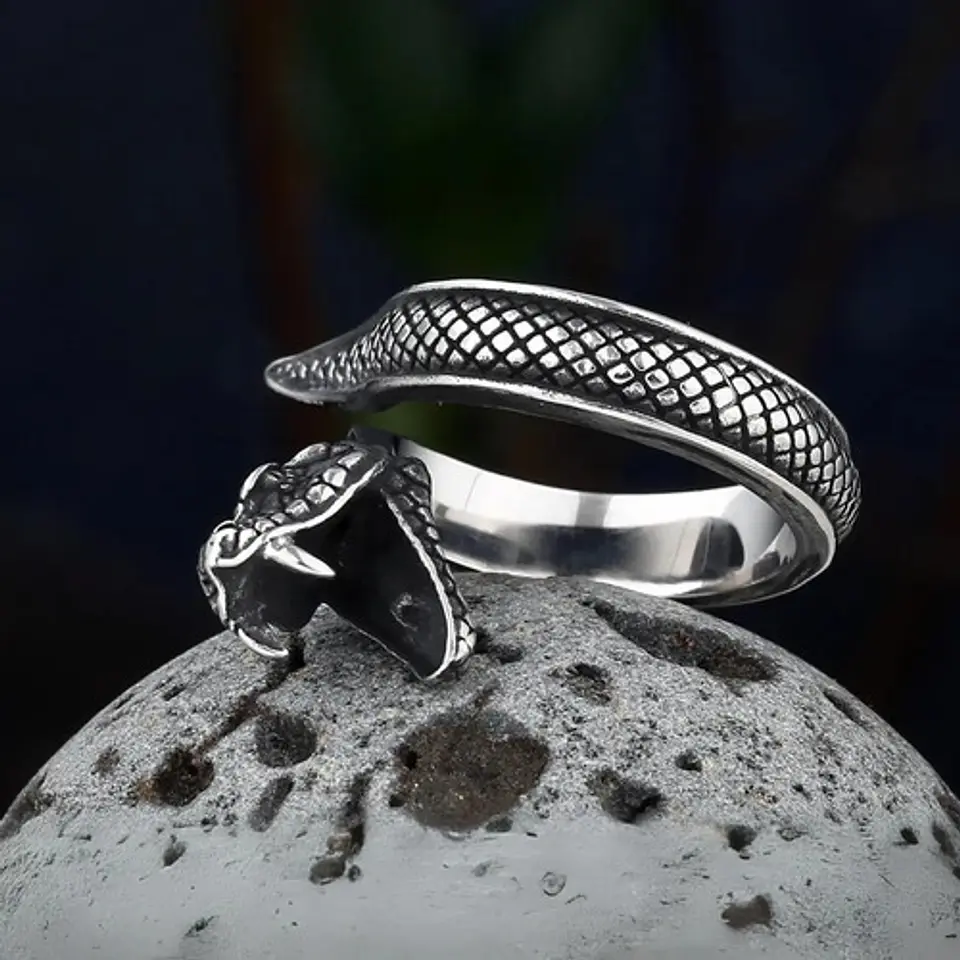 Anillo Serpiente Color Plata Acero Inoxidable Hombre Y Mujer 32