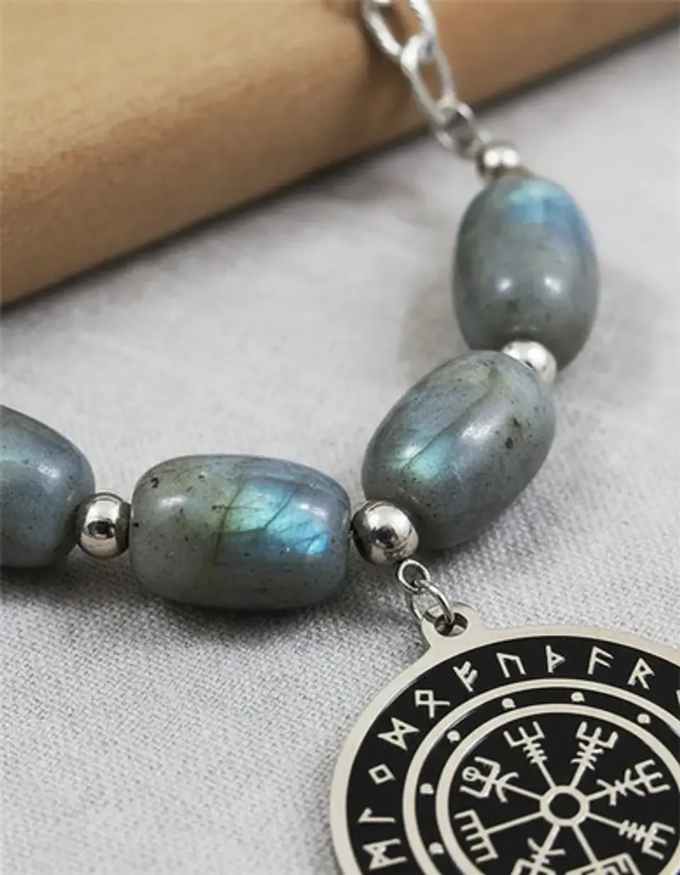 Collar Color Plata Piedra Natural Labradorita Vikingo Mujer 3