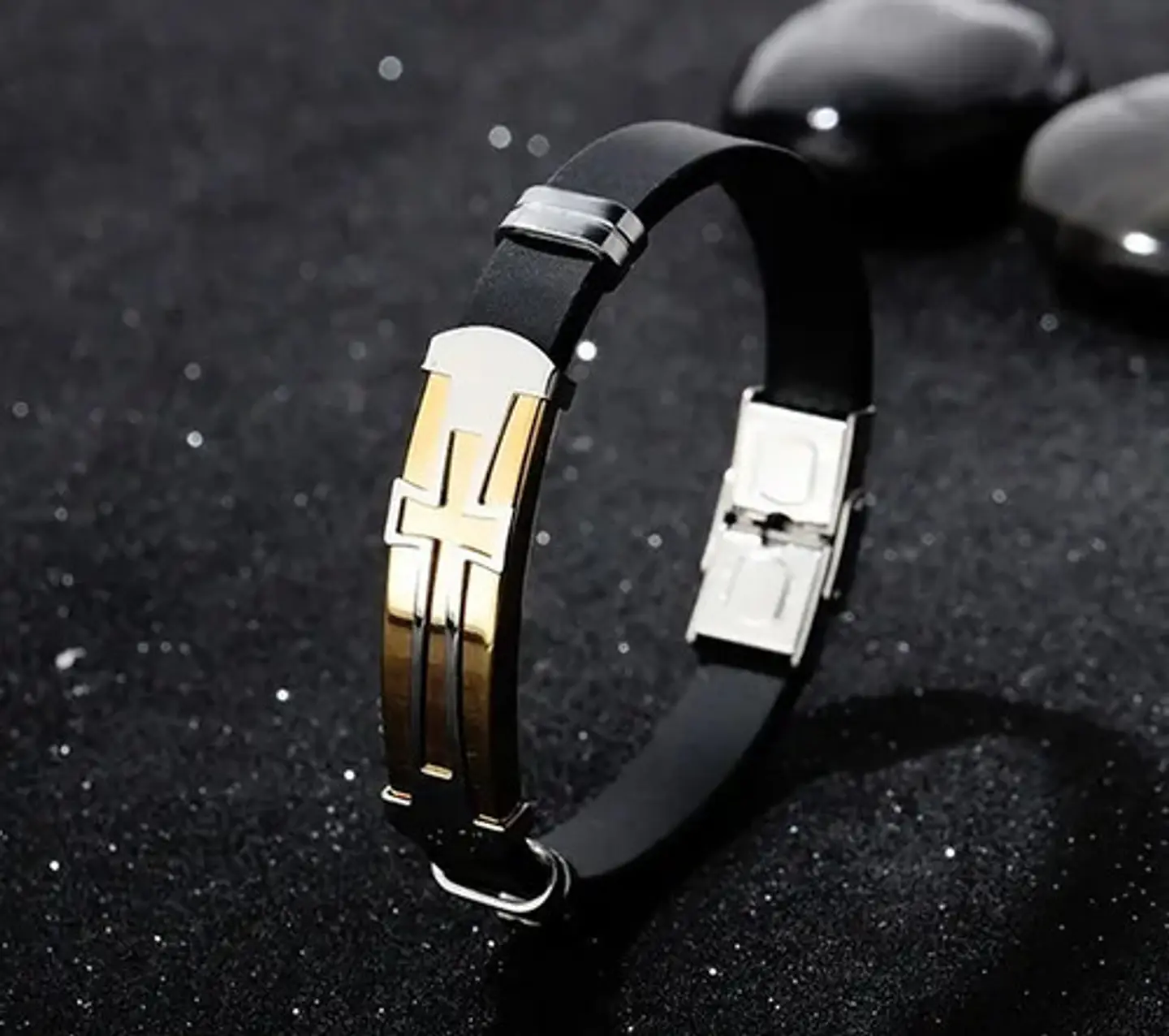 Pulsera Brazalete Color Oro Placa Cruz De Acero Para Hombre 2