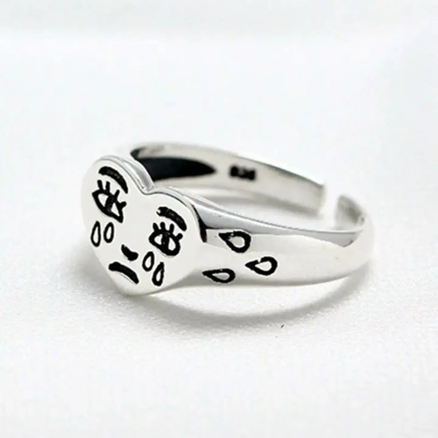 Anillo Argolla Ajustable Color Plata Cara Rostro Llorando 3