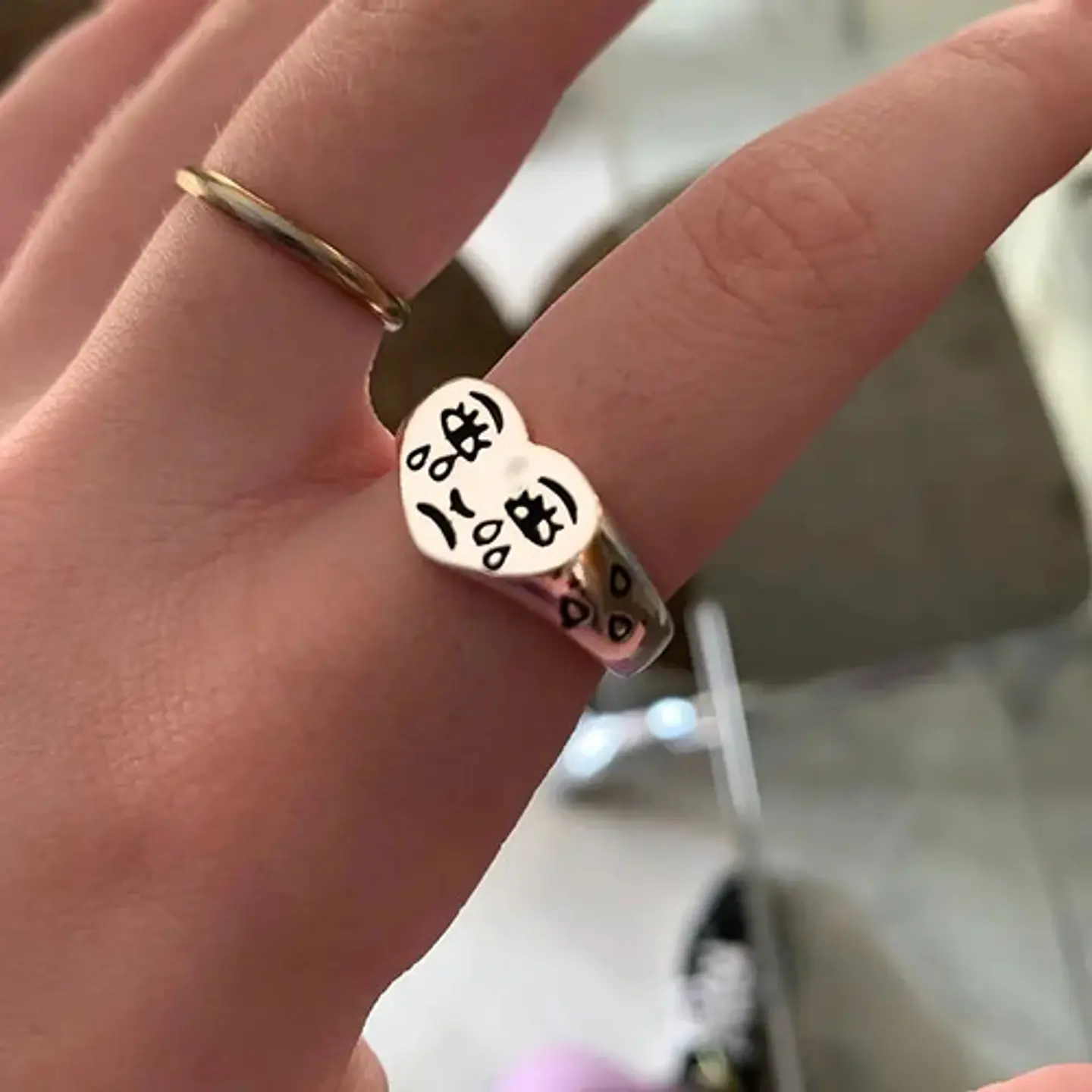 Anillo Argolla Ajustable Color Plata Cara Rostro Llorando 4