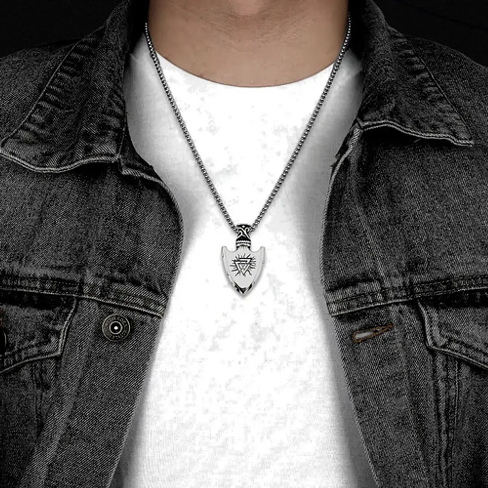 Collar Vikingo Acero Inoxidable Color Plata Flecha Hombre Plateado 10