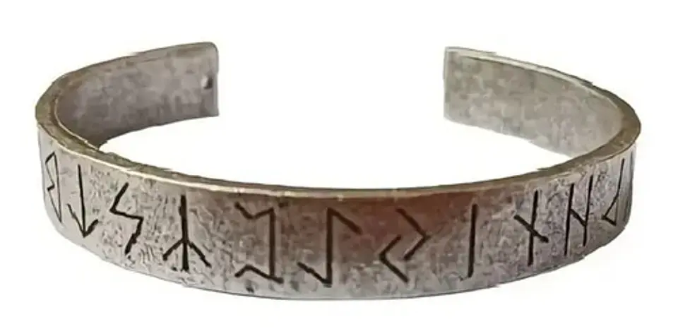 Pulsera Brazalete Vikingo Nórdico Color Plata Runas Hombre 1