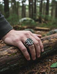 Anillo Runas Vikingo Acero Color Plata Odin Nórdico Hombre - Miniatura 4