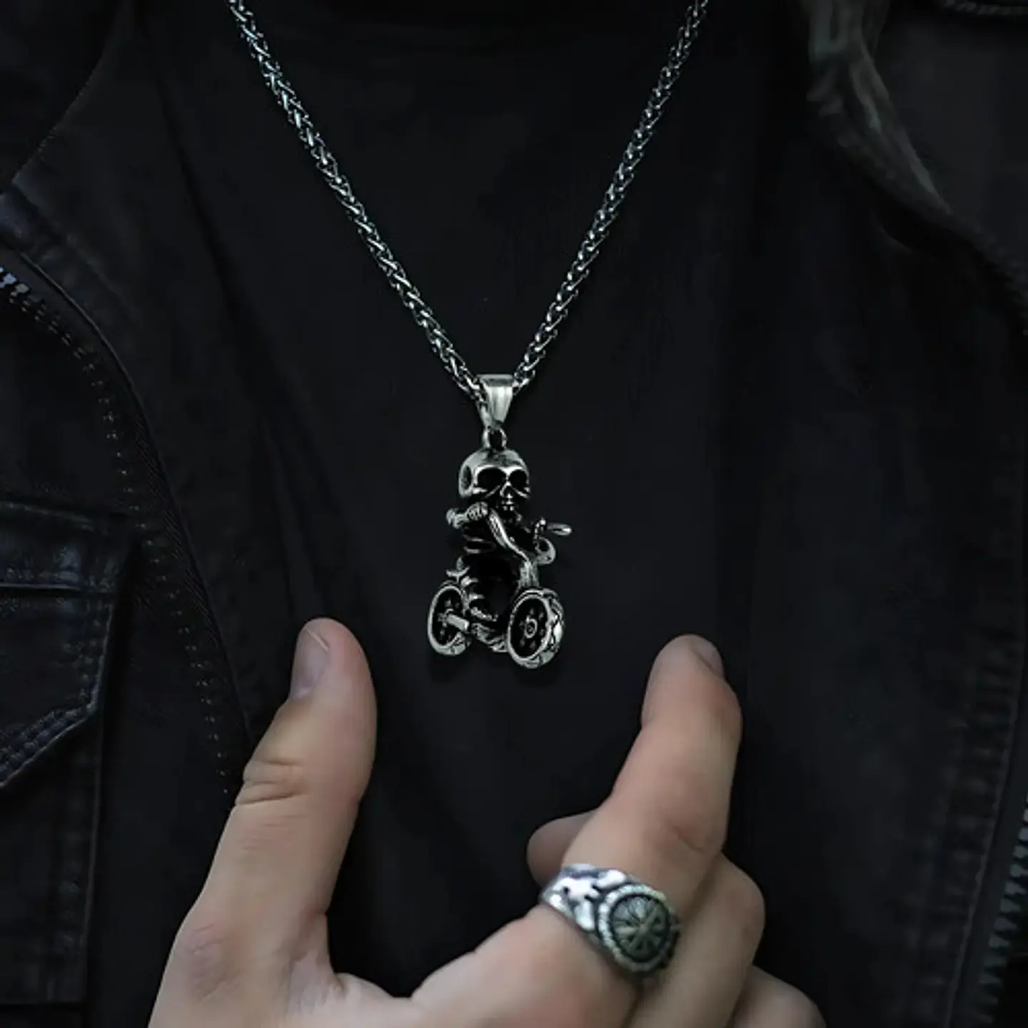 Collar Para Hombre Y Mujer Dije Motocicleta Calavera Craneo Plateado 3