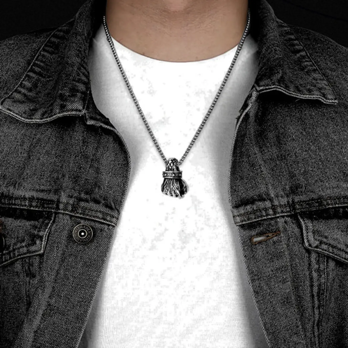 Collar Con Dije Forma De Puño Punk Acero Color Plata Hombre Plateado 3