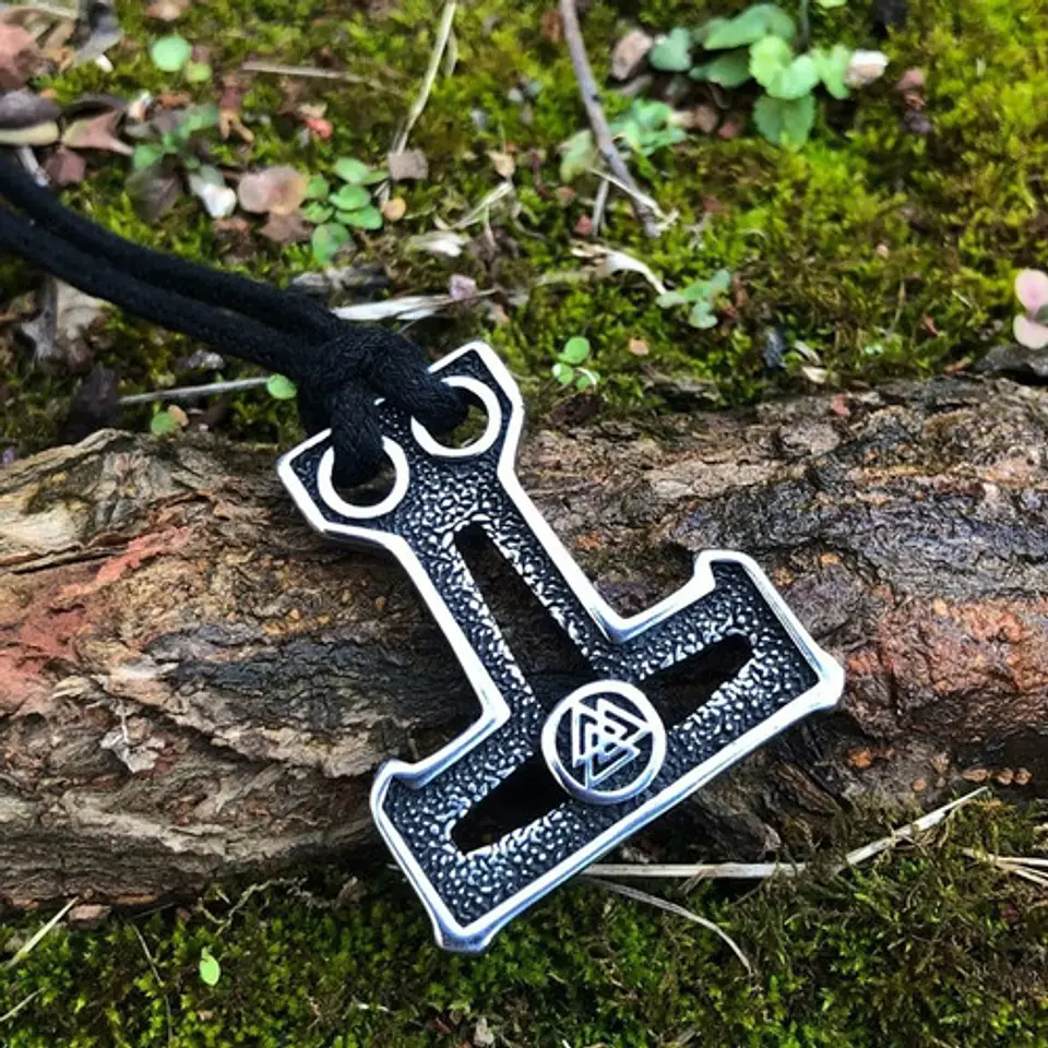 Collar Dije Color Plata Vikingo Martillo Thor Mjolnir Hombre Plateado 3