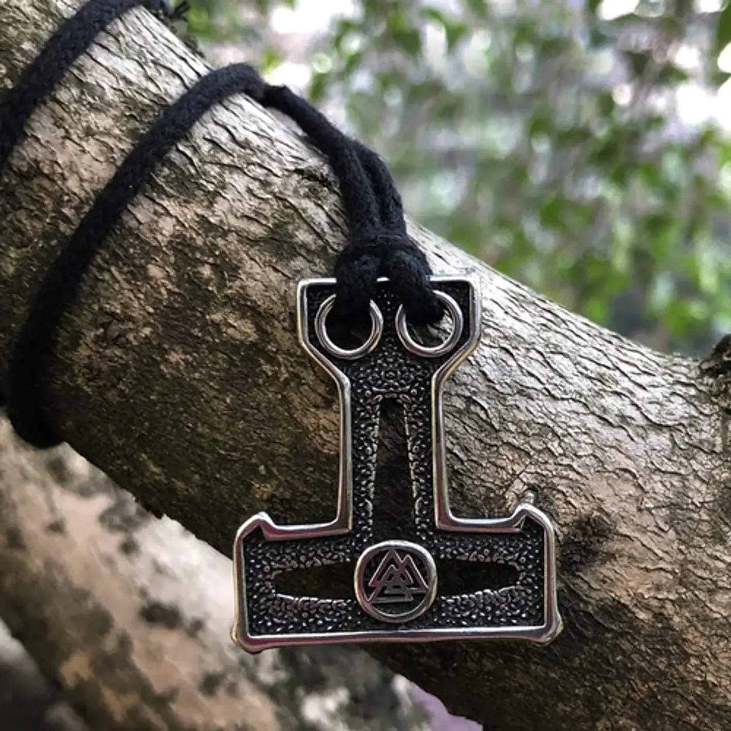 Collar Dije Color Plata Vikingo Martillo Thor Mjolnir Hombre Plateado 4
