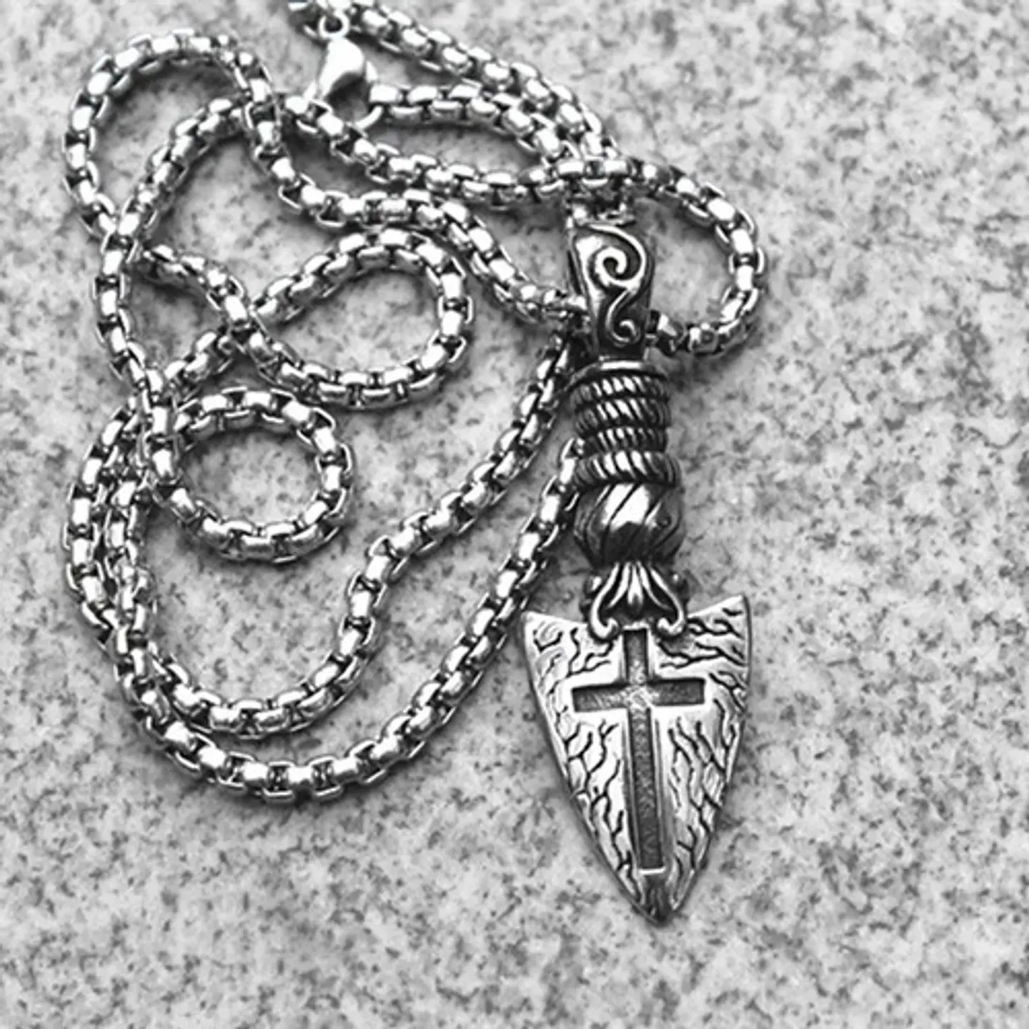 Collar Dije Punta Flecha Cruzada Acero Color Plata Hombre 6