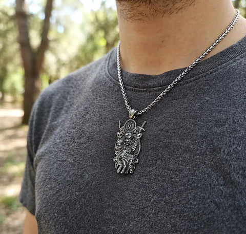 Collar Vikingo En Acero Hombre Y Mujer Dije Lobo Valquiria