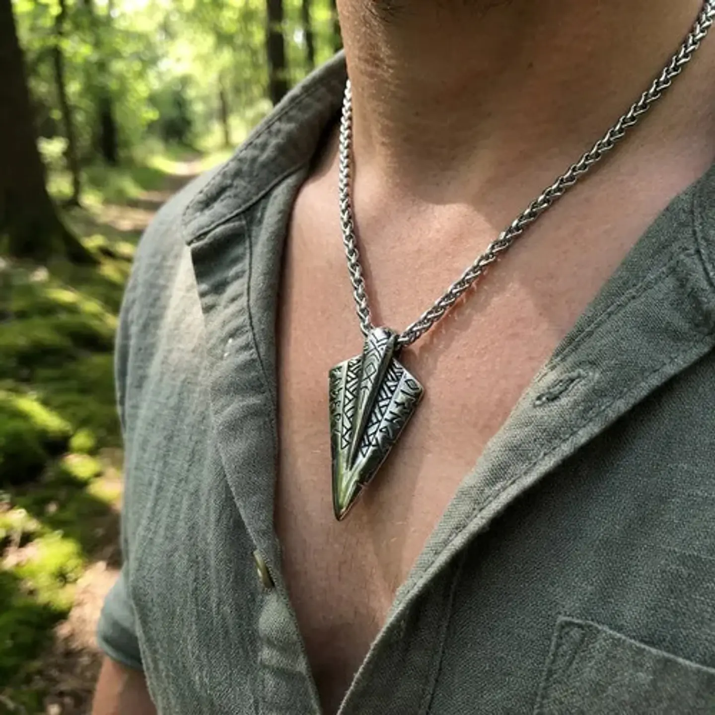 Collar Vikingo En Acero Para Hombres Dije Lanza Odin Gungnir 3