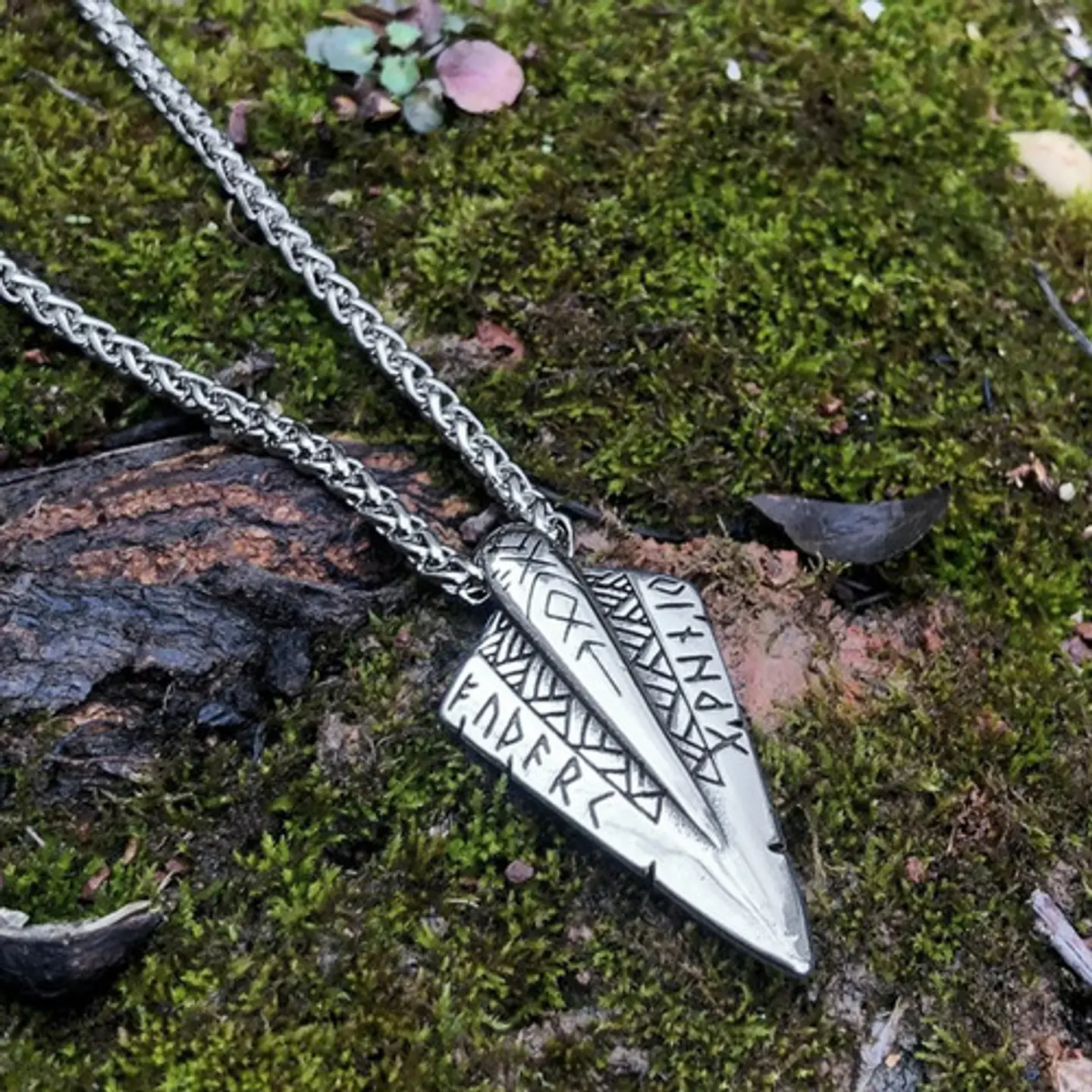 Collar Vikingo En Acero Para Hombres Dije Lanza Odin Gungnir 10
