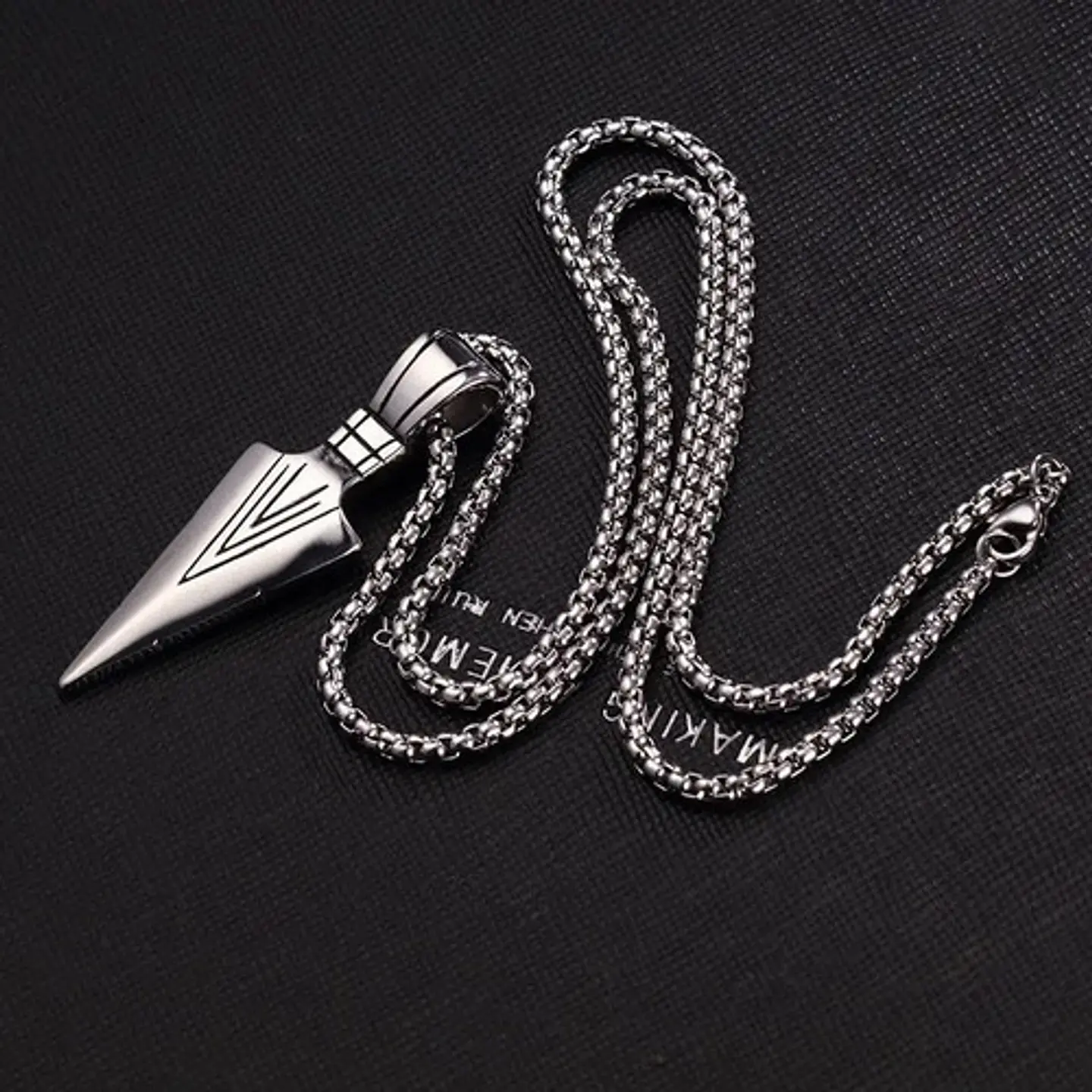 Collar Dije Ala Punta Flecha Color Plata Cadena Acero Hombre 5