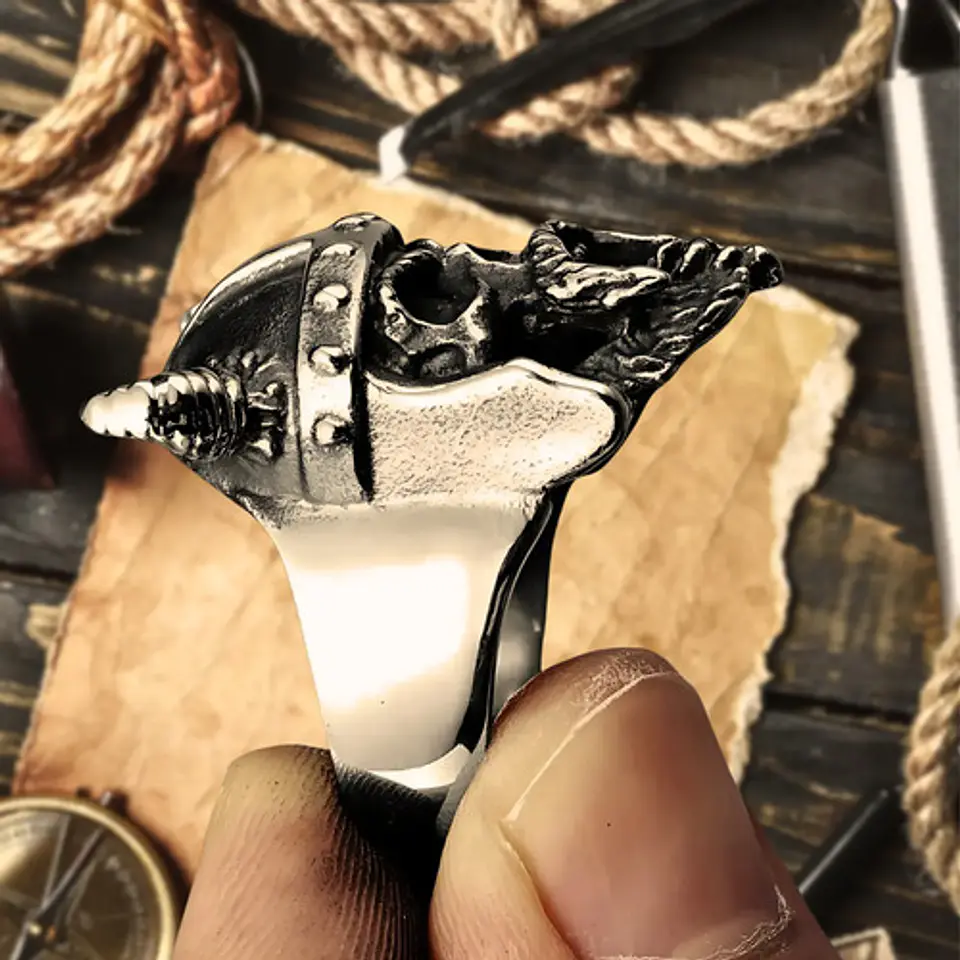 Anillo Para Hombre Cráneo Vikingo Cuernos Acero Color Plata 10
