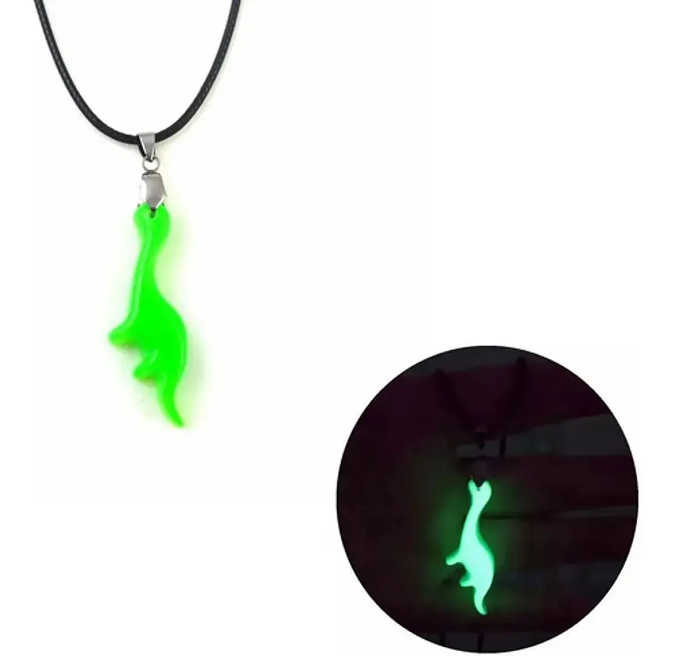 Collar Dije Dinosaurio Brilla En La Oscuridad Hombre Y Mujer 10