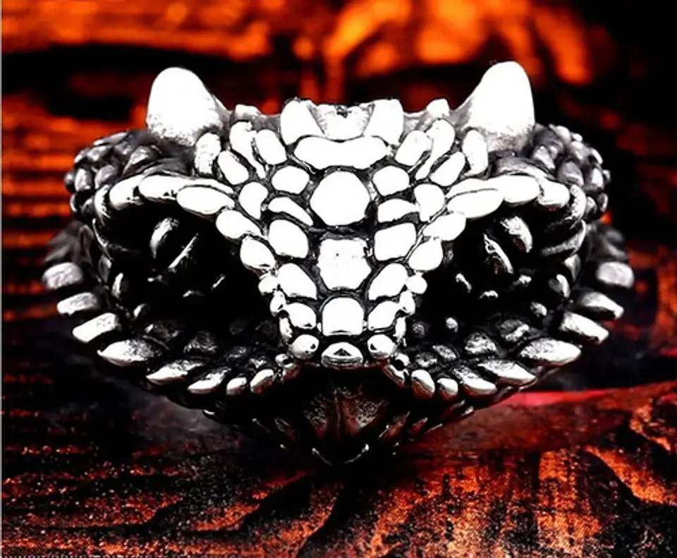 Anillo Cabeza De Serpiente De Acero Color Plata Para Hombre 2