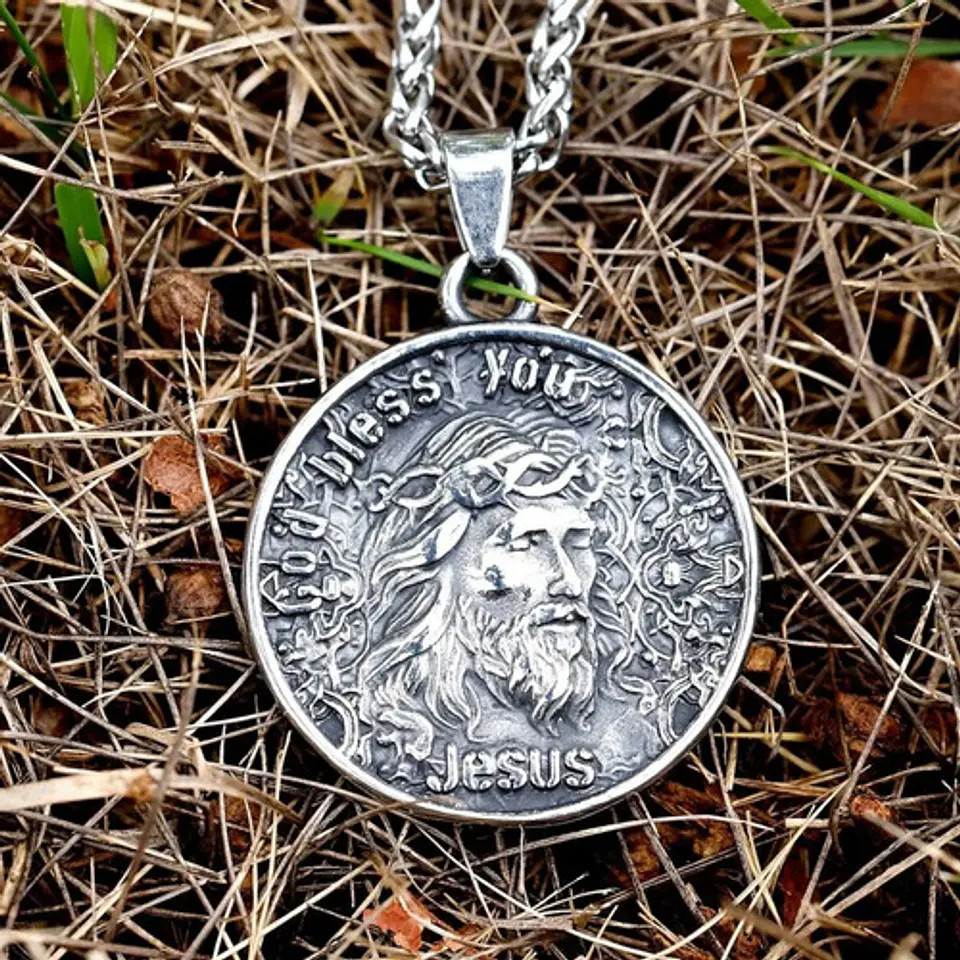 Collar Dije Sagrado Corazon Jesus Color Plata Hombre Y Mujer 15