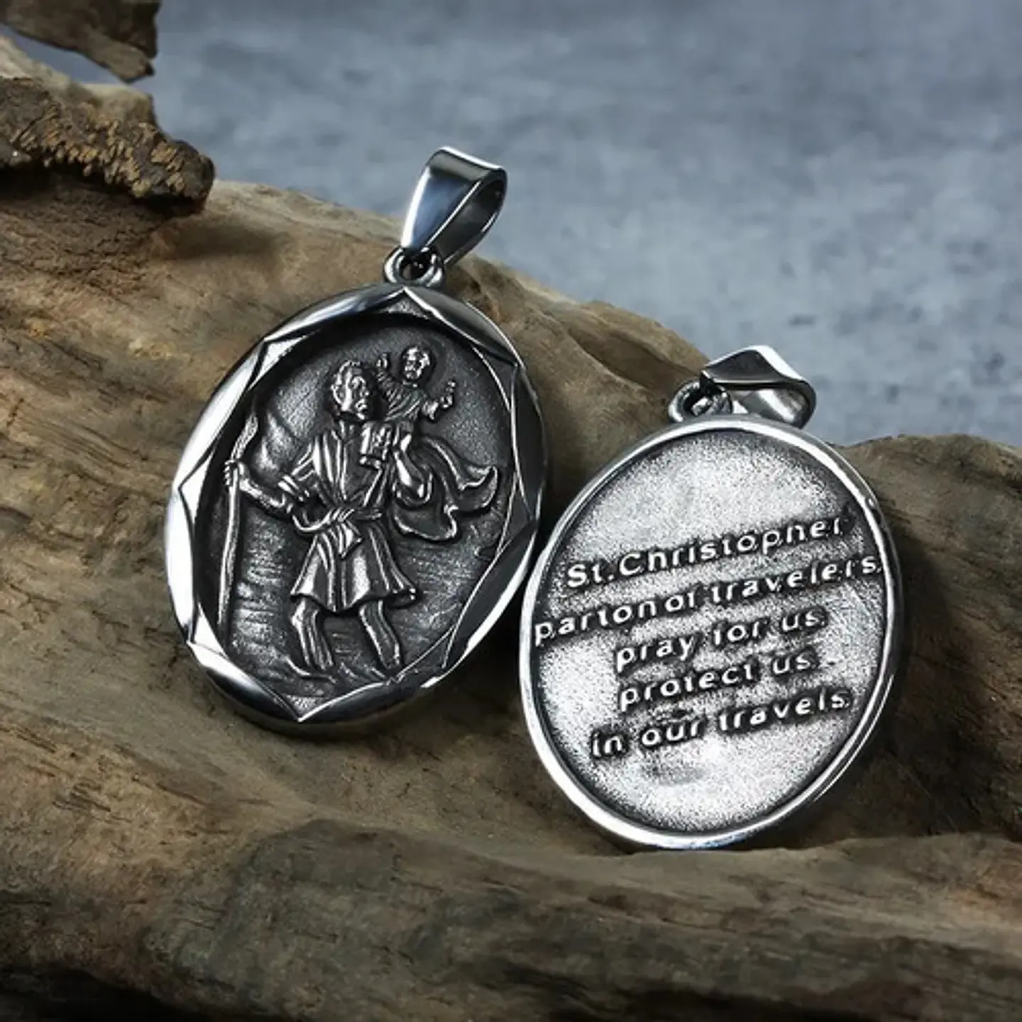 Collar Para Hombre Con Dije Saint Christopher Color Plata  9