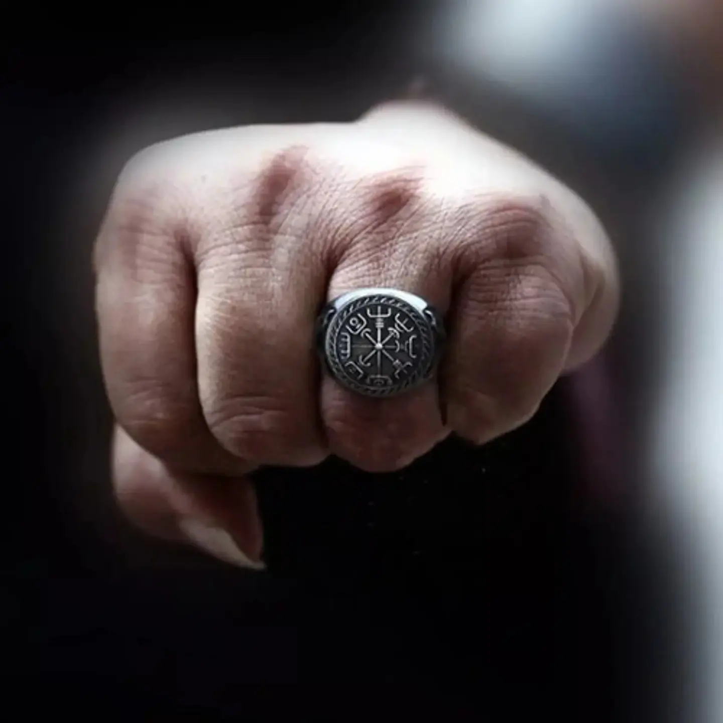 Anillo Brujula Vikingo Vegvísir Axe Acero Color Plata Hombre 4