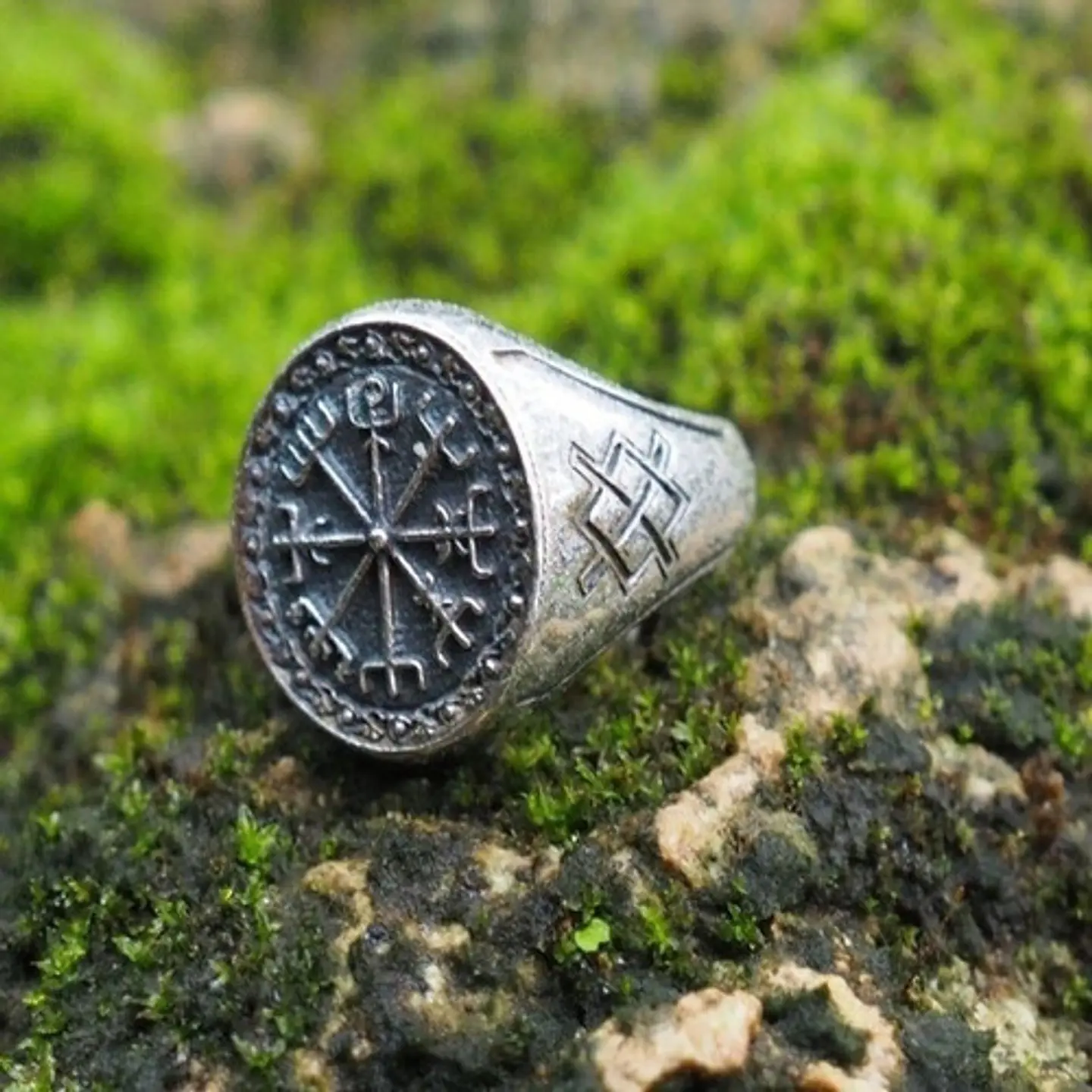Anillo Brujula Vikingo Vegvísir Axe Acero Color Plata Hombre 14