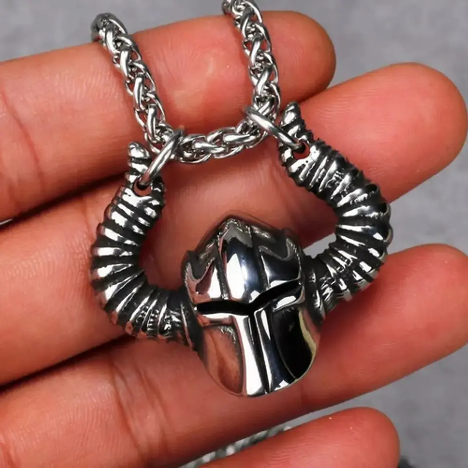 Collar Dije Casco Guerrero Vikingo Color Plata Acero Hombre 6