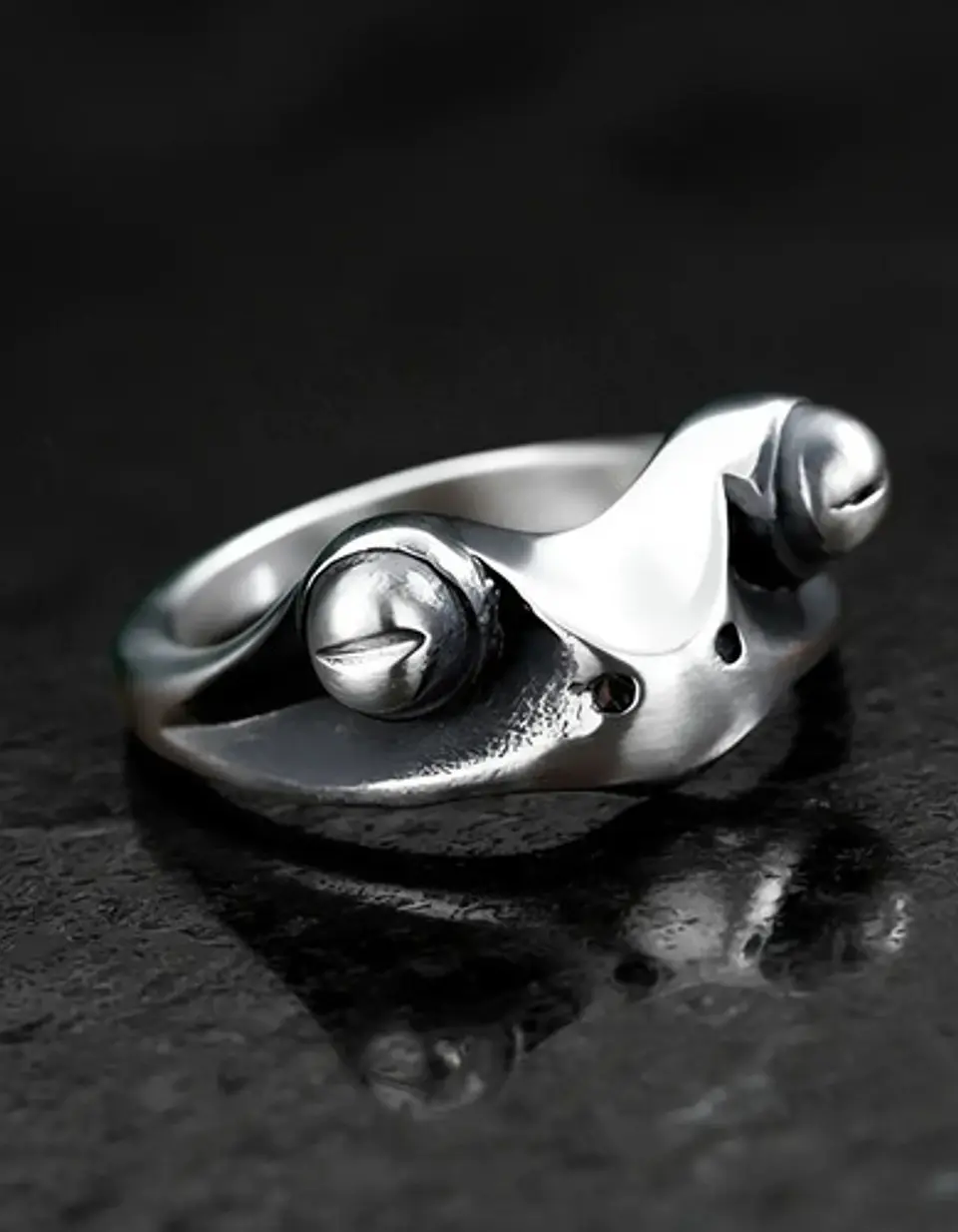 Anillo Argolla Acero Forma De Rana Color Plata Hombre Mujer 9