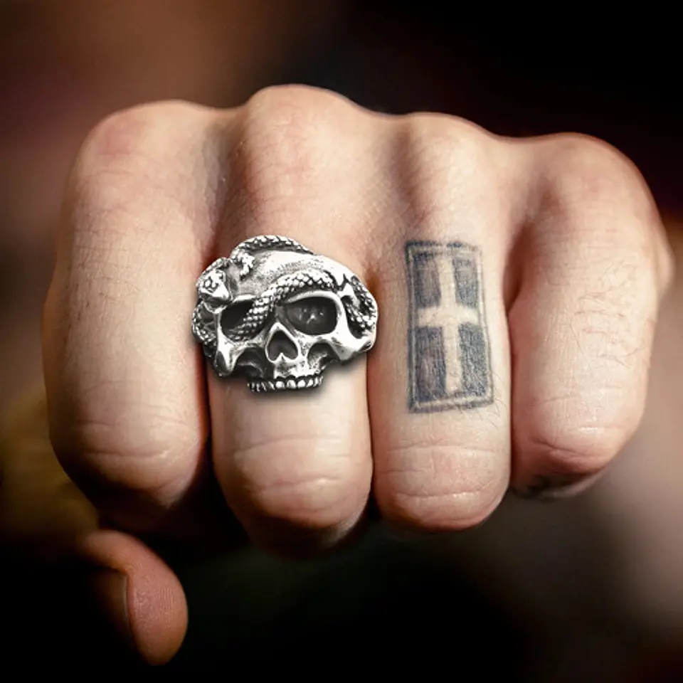 Anillo Serpiente Cráneo Calavera Acero Color Plata Hombre 10
