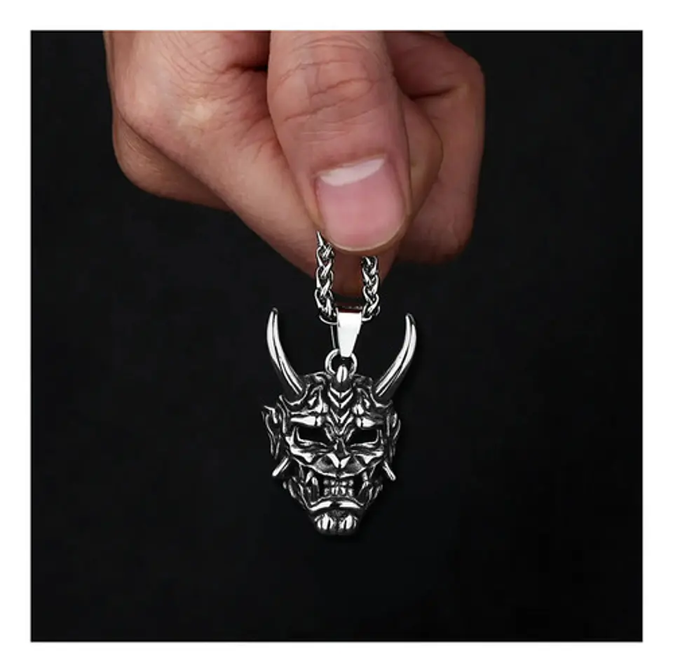 Collar Para Hombre Con Dije Demonio Diablo Acero Color Plata 11
