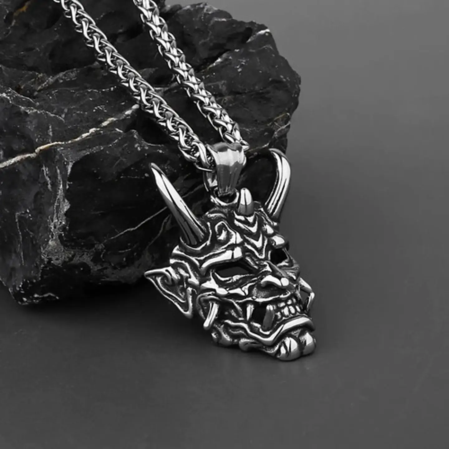 Collar Para Hombre Con Dije Demonio Diablo Acero Color Plata 14