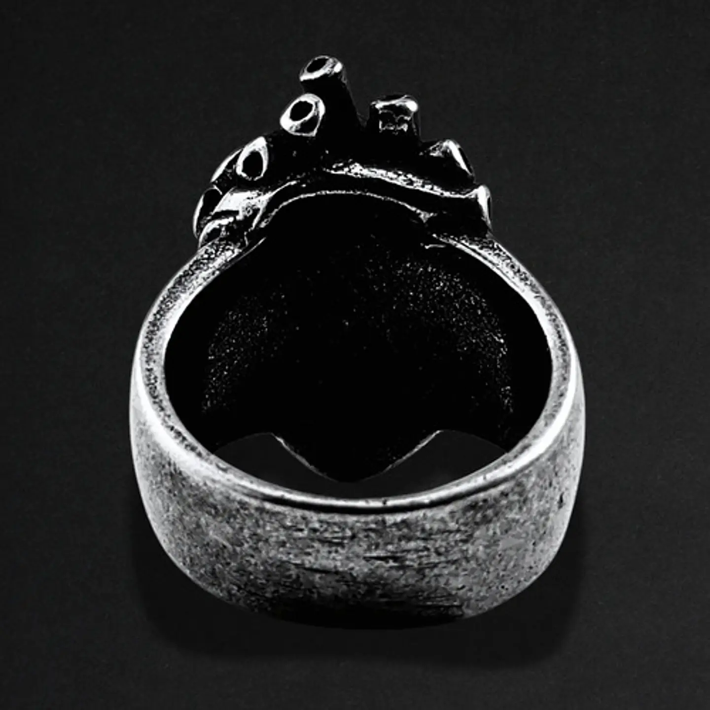 Anillo Forma Corazón Rustico Acero Color Plata Oscuro Hombre 4