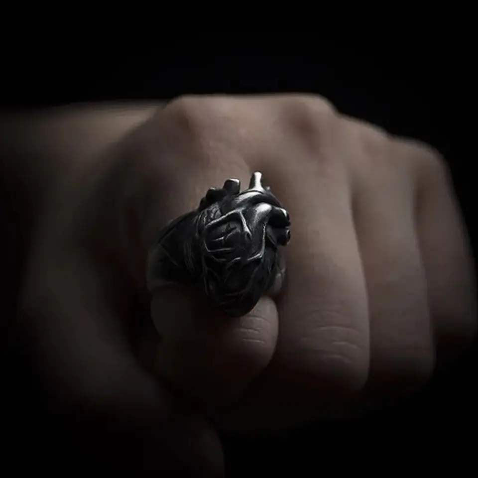 Anillo Forma Corazón Rustico Acero Color Plata Oscuro Hombre 8