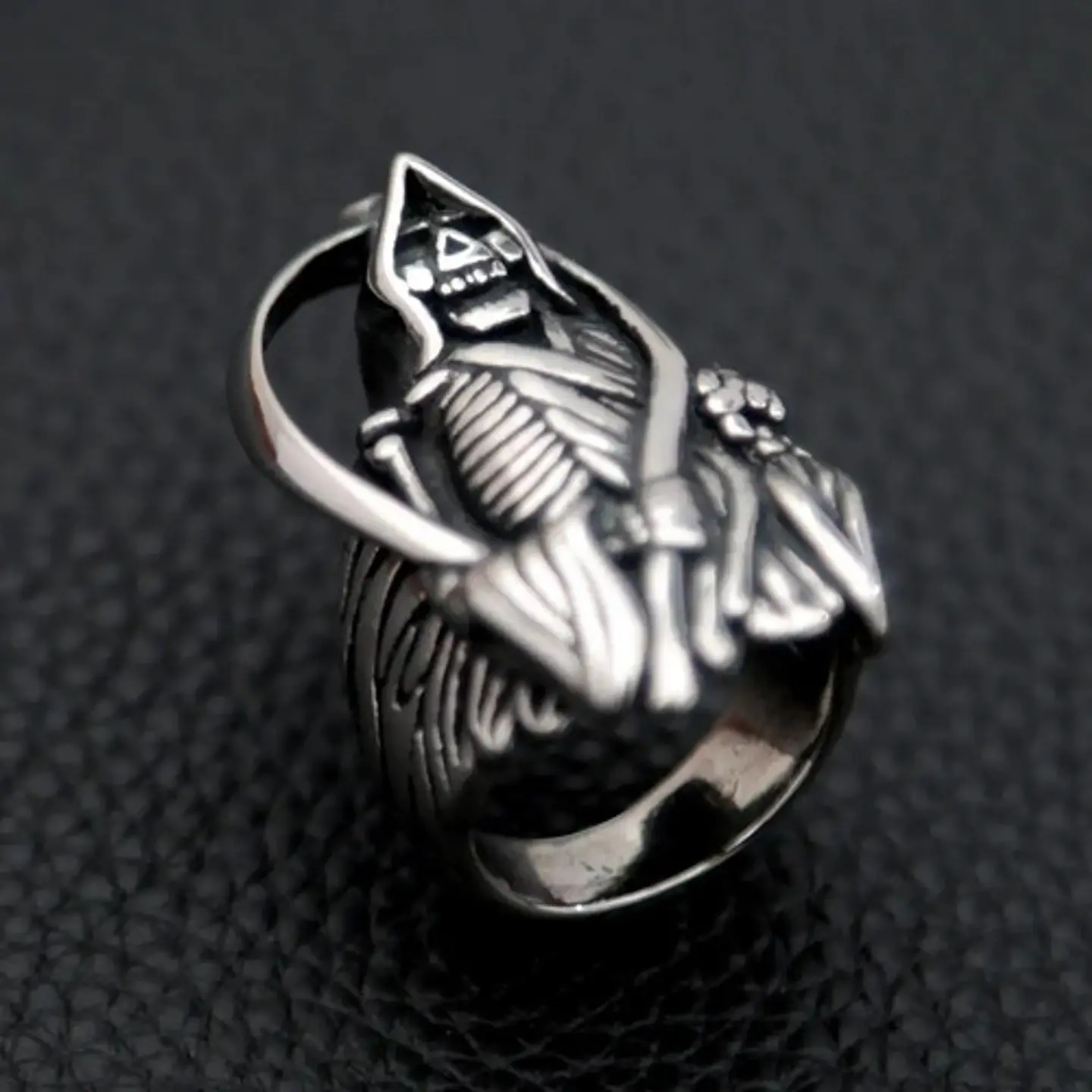 Anillo Acero Inoxidable Color Plata Parca Cráneo Para Hombre 15