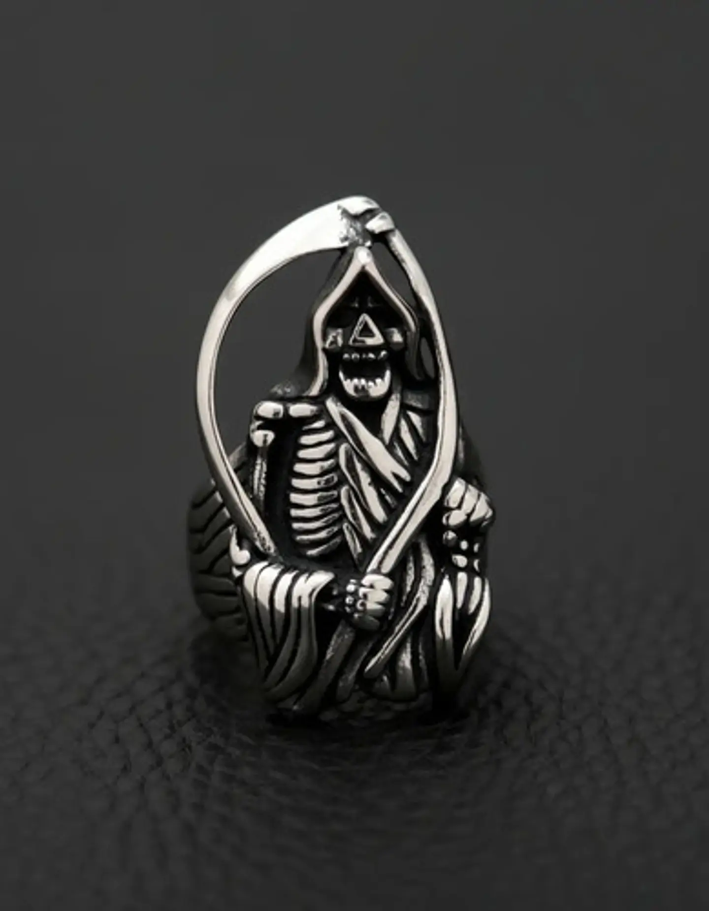 Anillo Acero Inoxidable Color Plata Parca Cráneo Para Hombre 18