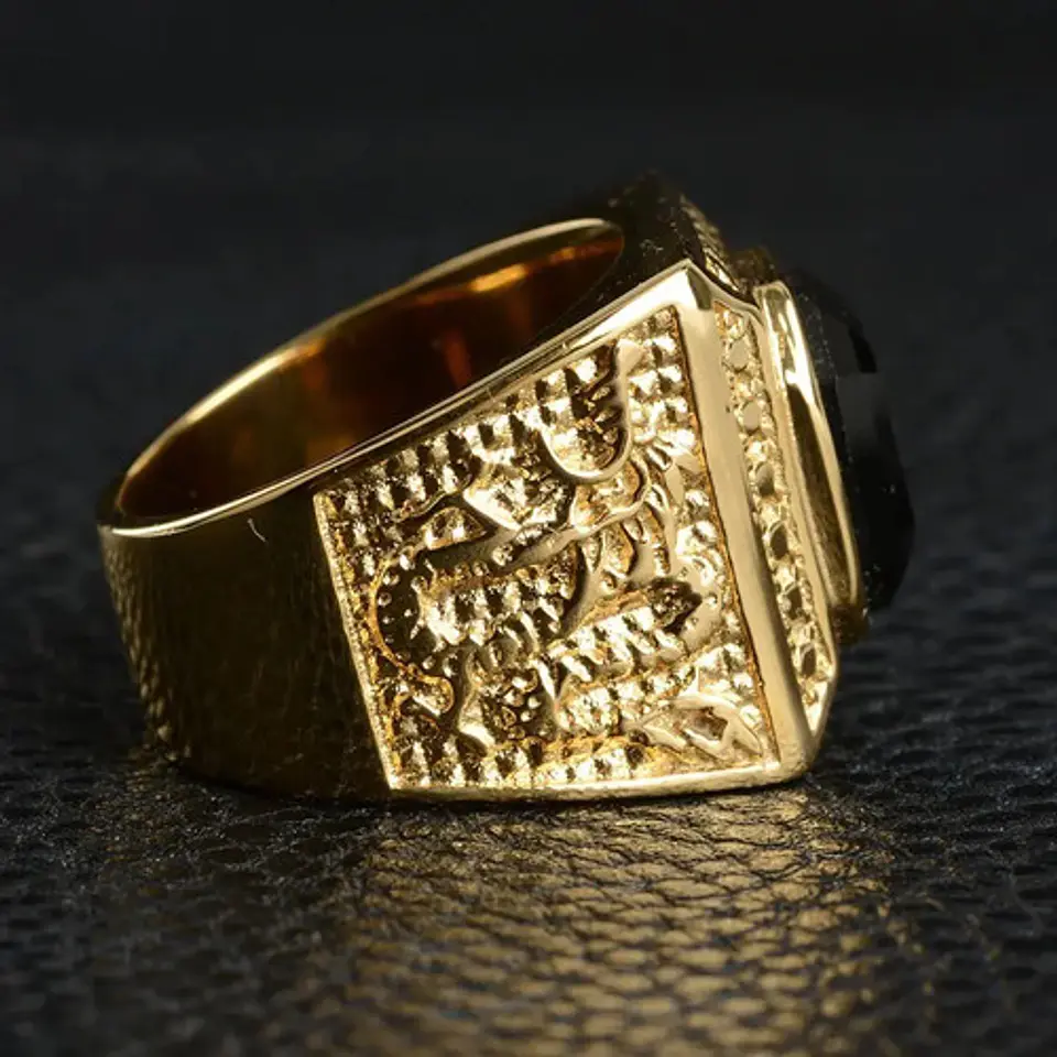 Anillo De Acero Color Oro Con Piedra Clásico Elegante Hombre 3