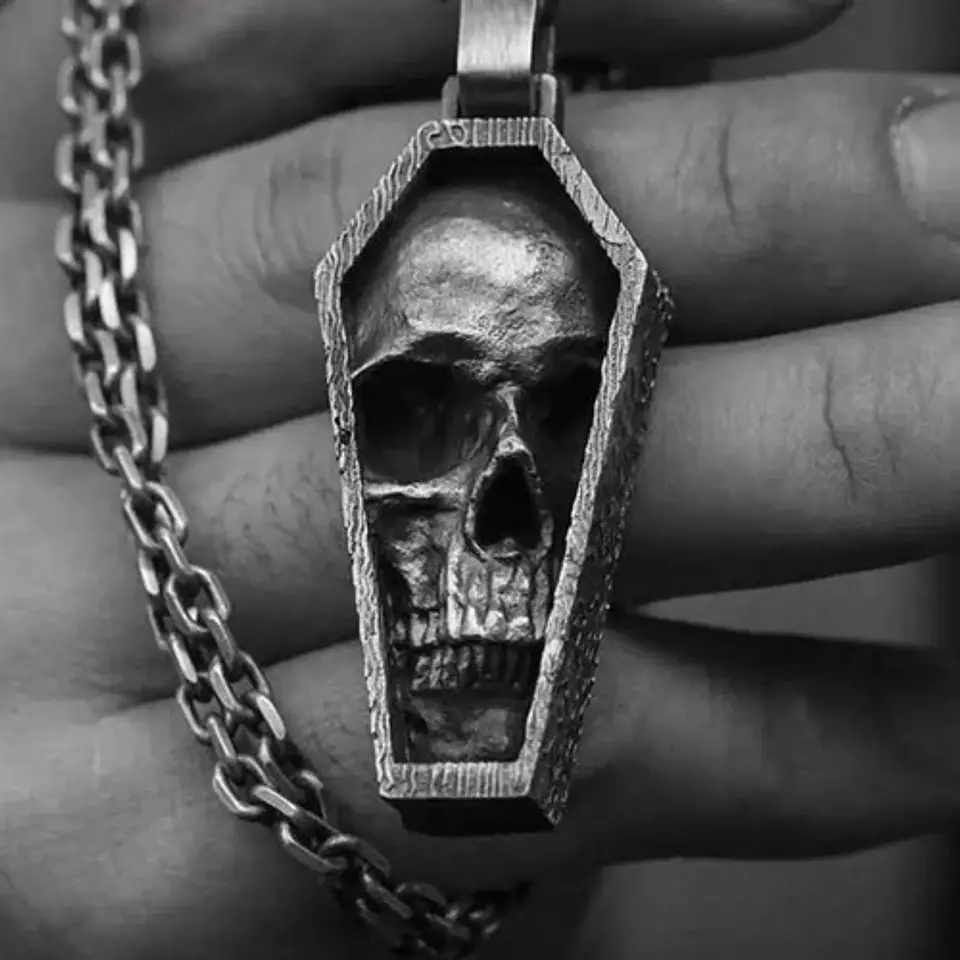 Collar Dije Calavera Ataúd Cráneo Acero Color Oscuro Hombre 3