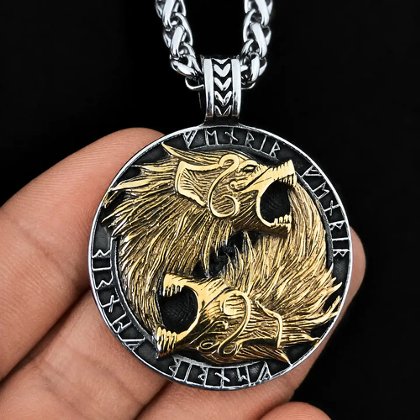 Collar Vikingo En Acero Para Hombre Dije Lobos Fenrir Runas 7