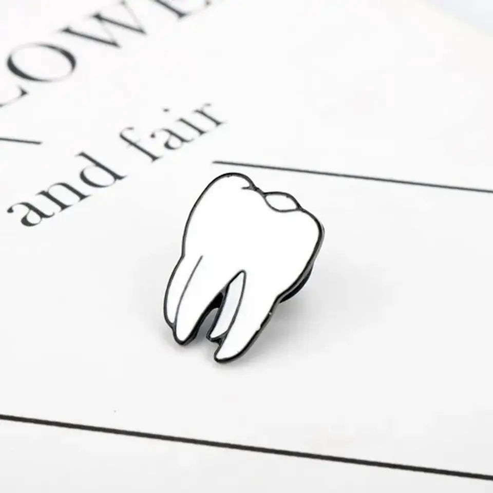 Broche Pin Insignia Odontologo Diente Muelas Hombre Y Mujer 10