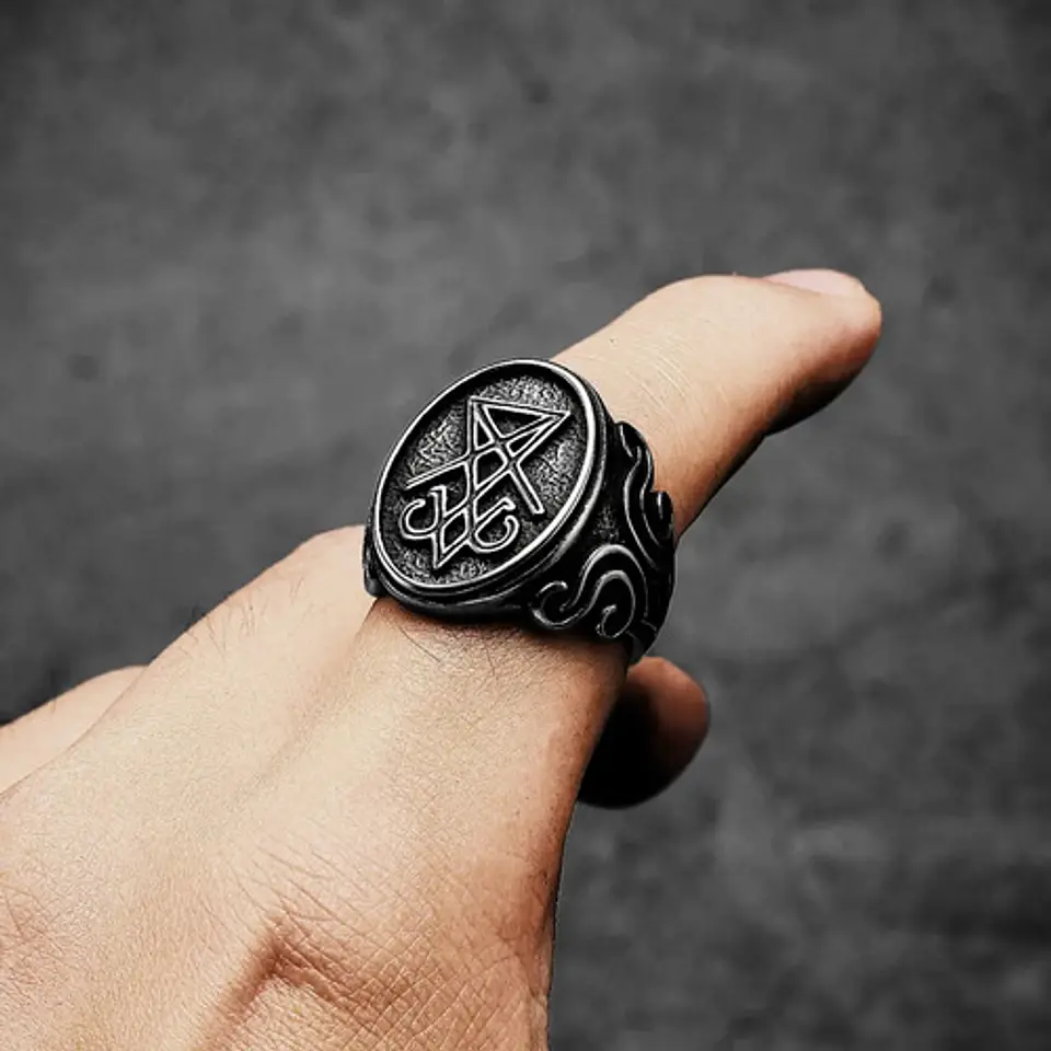 Anillo De Acero Color Plata Sello Sigil Gótico Para Hombre 4