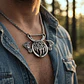 Collar Vikingo En Acero Para Hombres Dije Garra Oso Hachas - Miniatura 3
