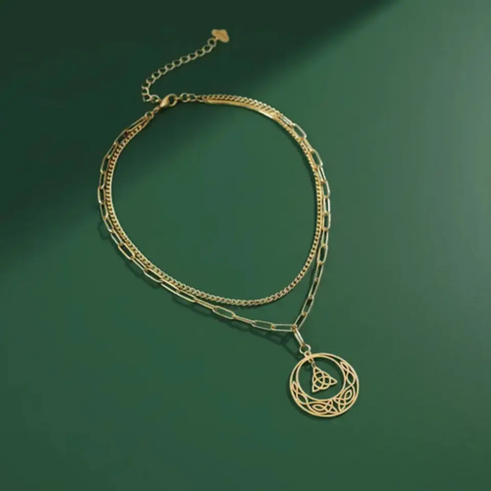 Collar Vikingo De Acero Para Mujer Dije Luna Triqueta Celta 10