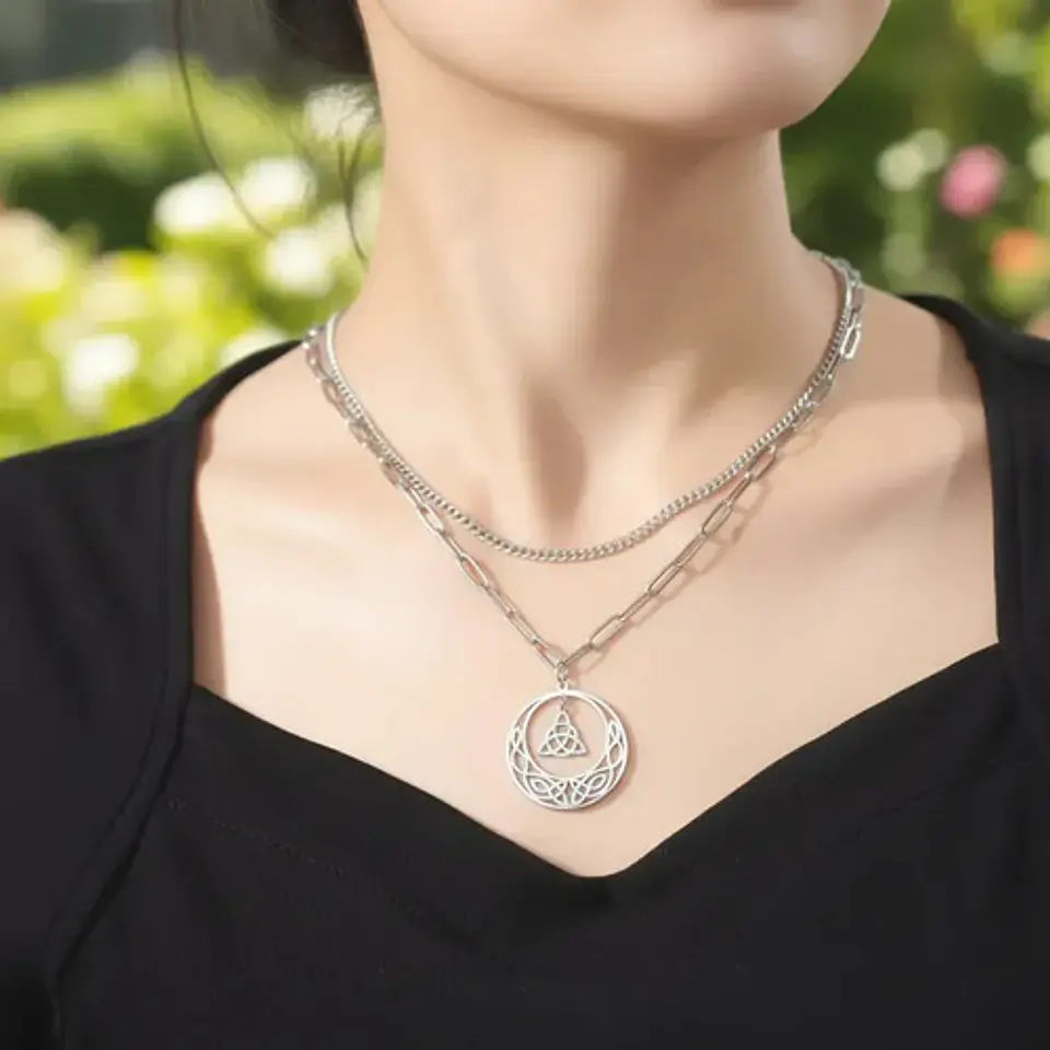 Collar Vikingo De Acero Para Mujer Dije Luna Triqueta Celta 13