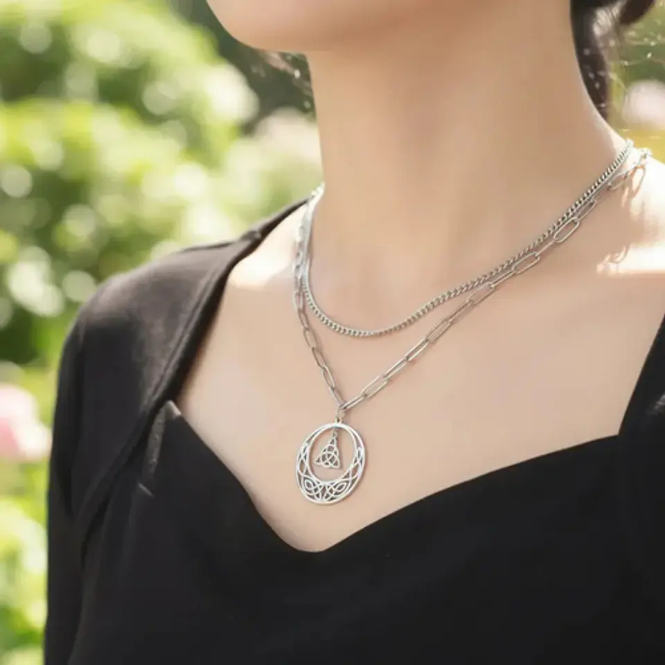 Collar Vikingo De Acero Para Mujer Dije Luna Triqueta Celta 14