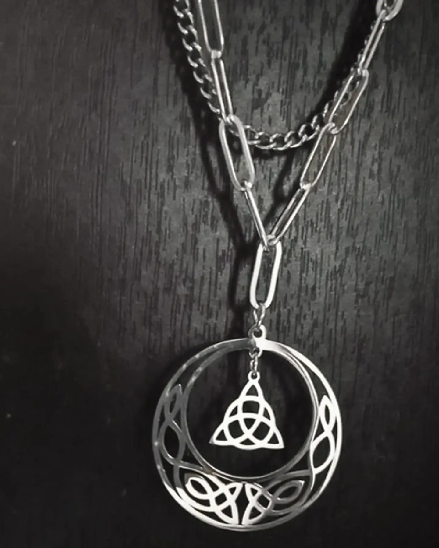 Collar Vikingo De Acero Para Mujer Dije Luna Triqueta Celta 16